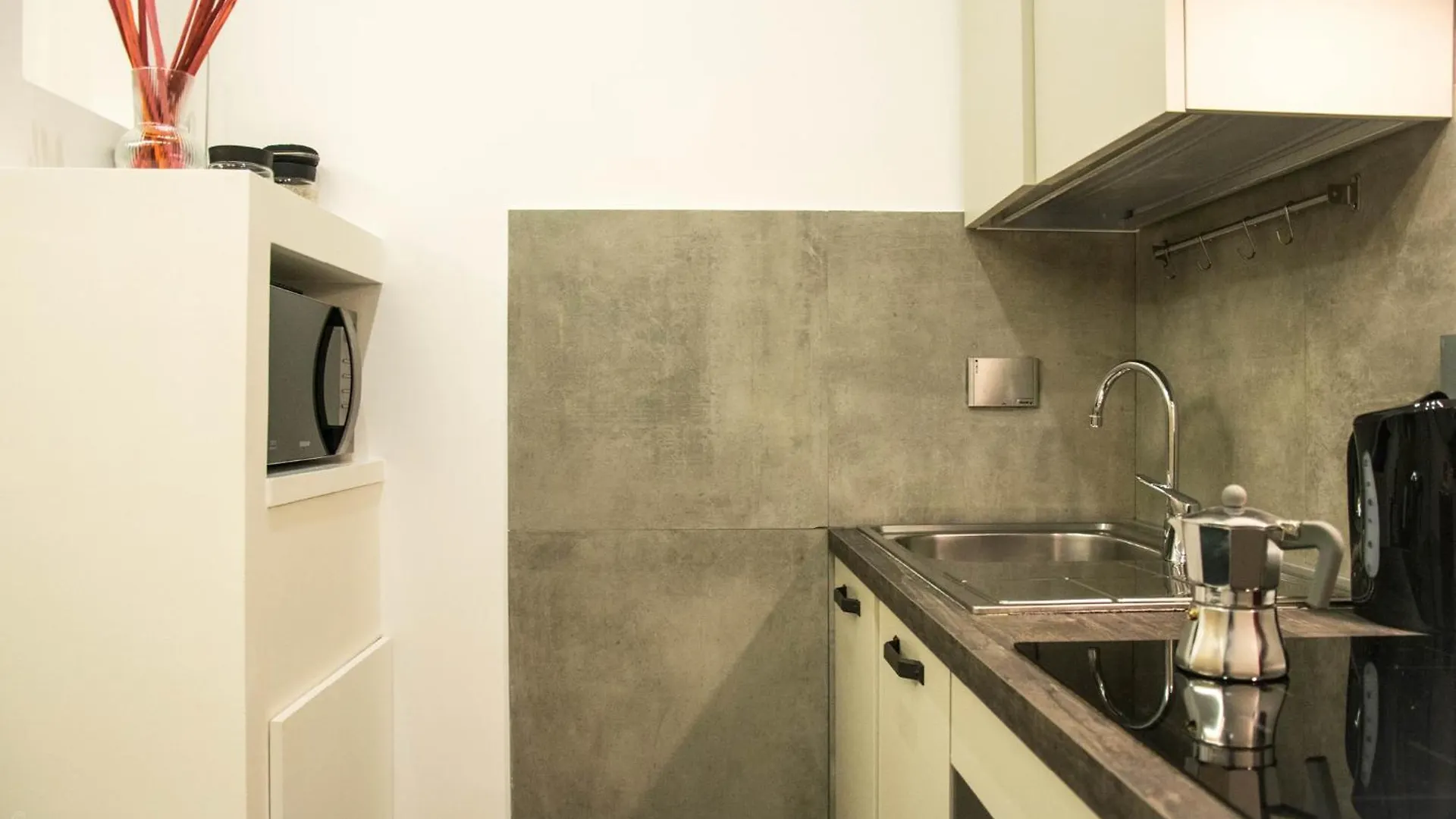 Largo Leopardi Modern Apartment Rome 0*,