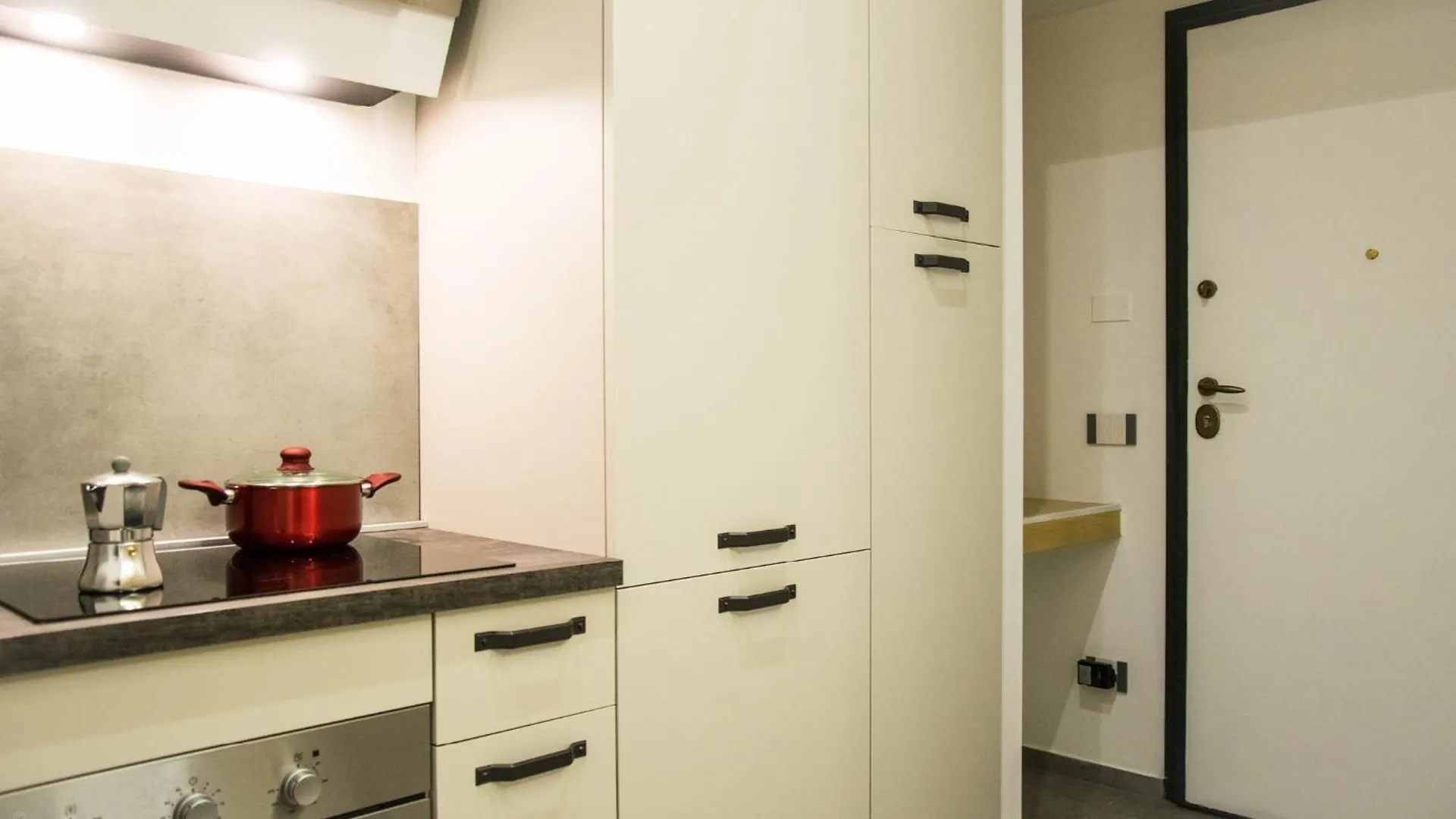 Largo Leopardi Modern Apartment Rome