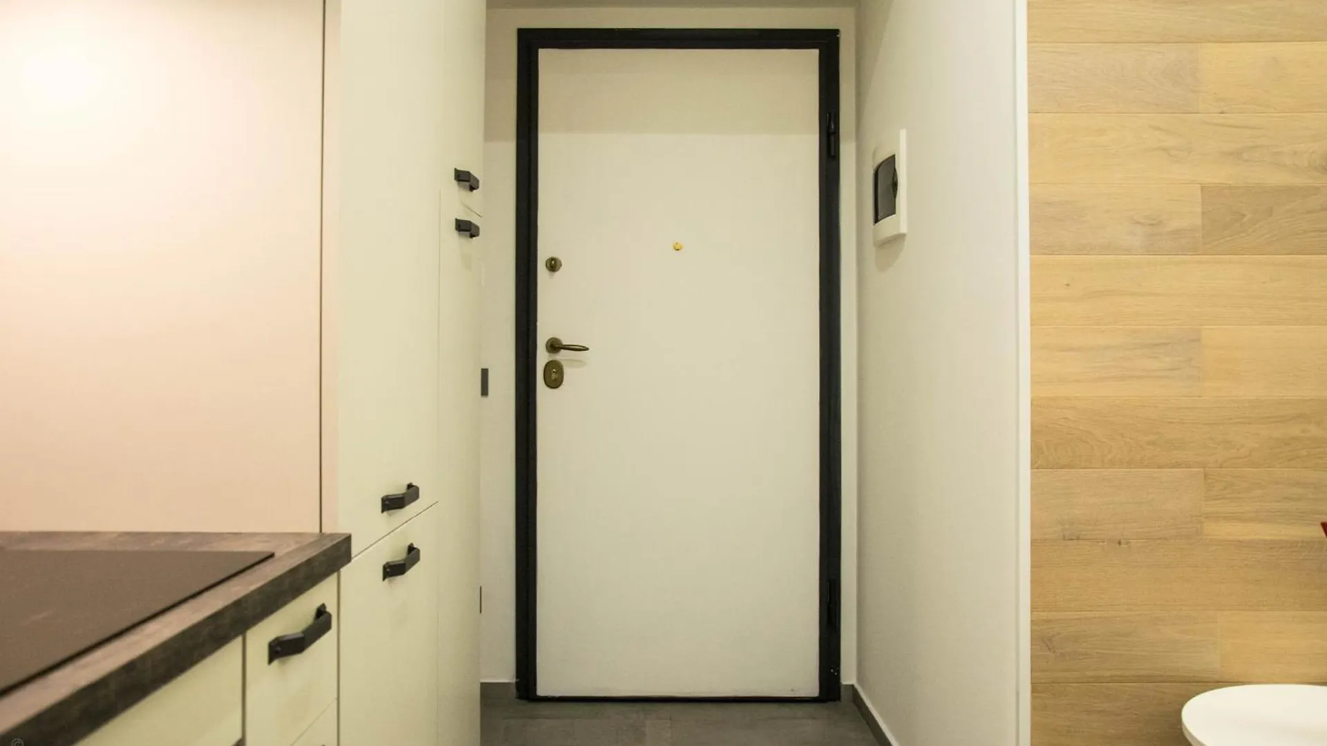 Largo Leopardi Modern Apartment Rome