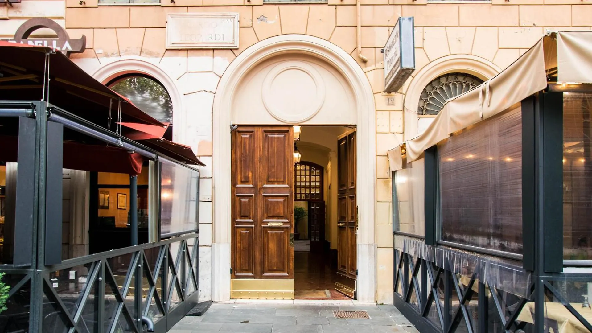 Largo Leopardi Modern Apartment Rome