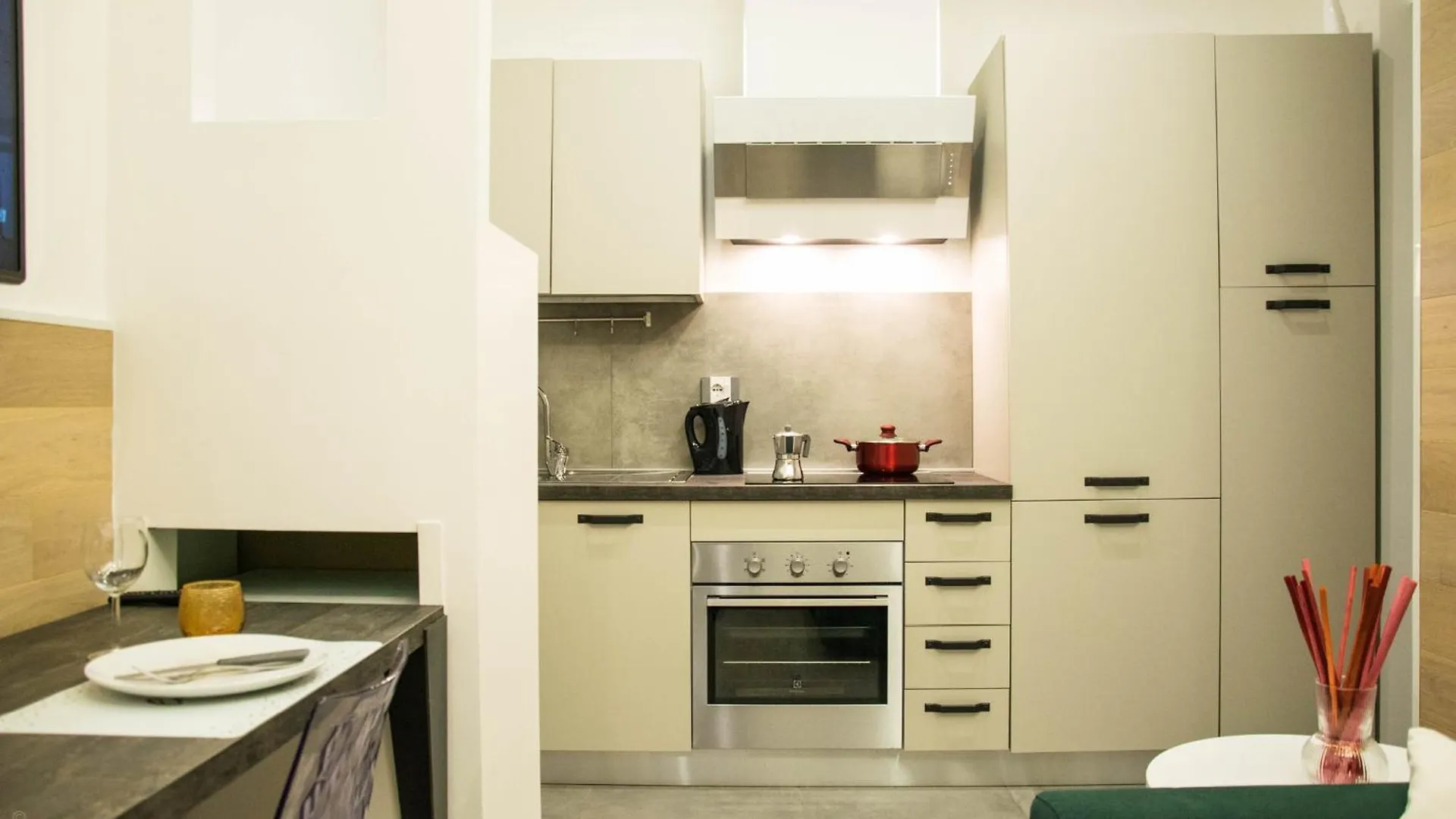 Largo Leopardi Modern Apartment Rome